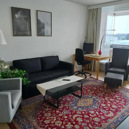 Centrally-located Next To Shopping Center & Metro Appartamento
