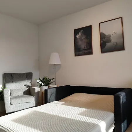 Centrally-located Next To Shopping Center & Metro Appartamento *