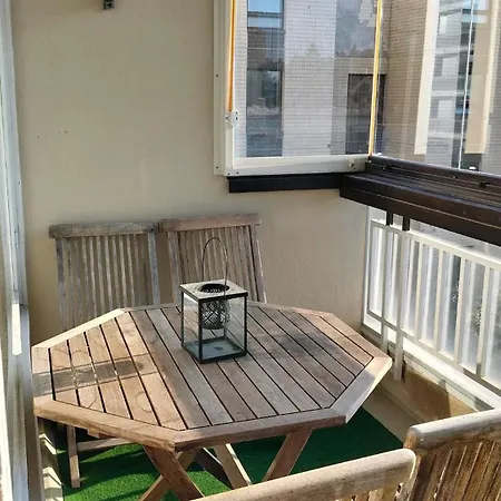 Apartment Centrally-located Next To Shopping Center & Metro *