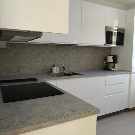 Centrally-located Next To Shopping Center & Metro Appartamento Espoo