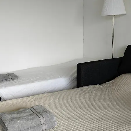 Centrally-located Next To Shopping Center & Metro Appartamento Espoo